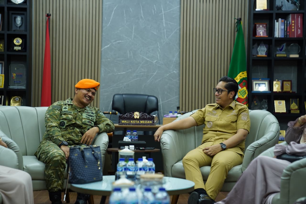 KEHANGATAN KOMANDAN BATALYON PARAKO 463 PASGAT HALAL BIHALAL KEKANTOR WALI KOTA MEDAN