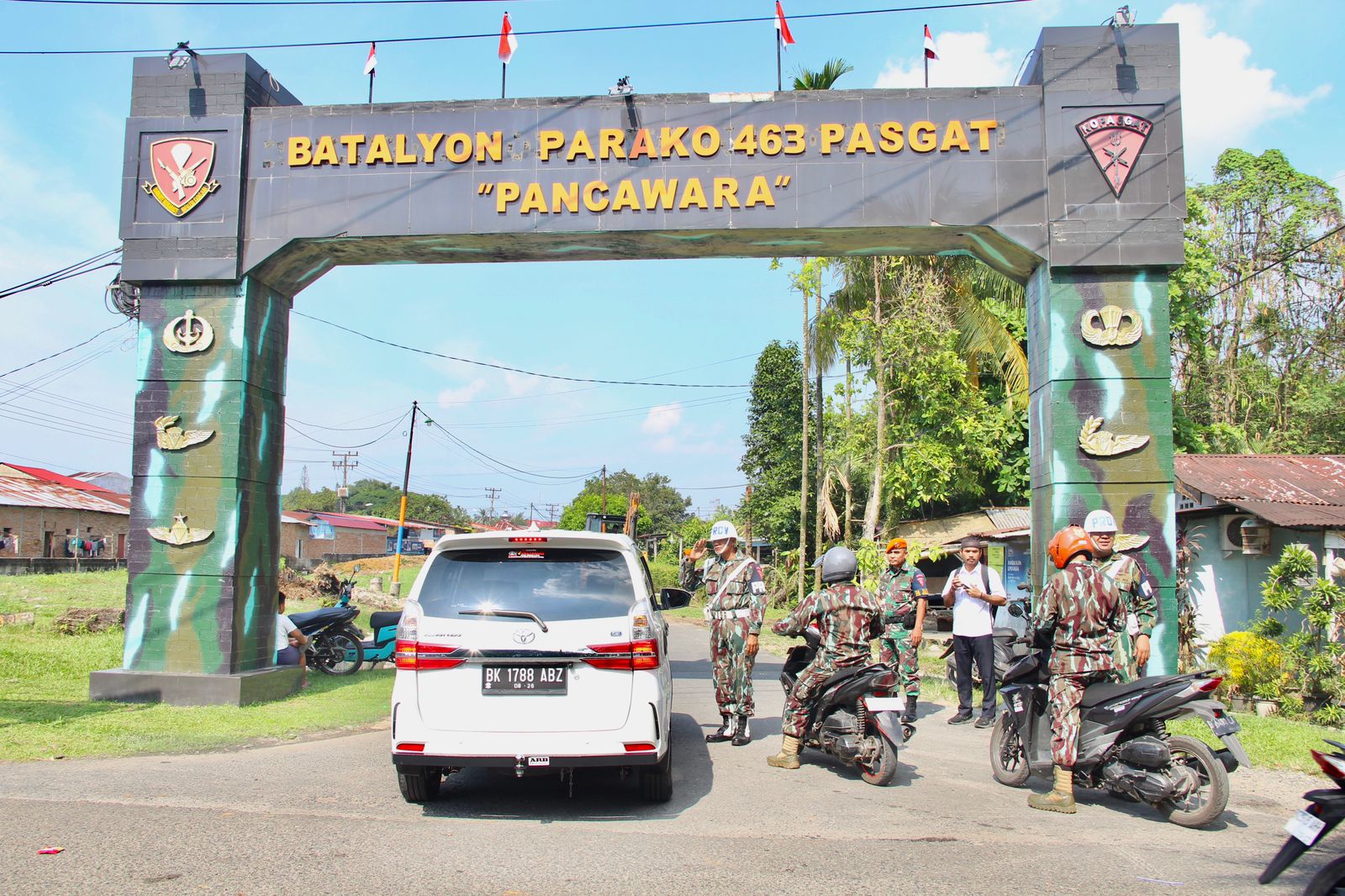 DALAM RANGKA HUT TNI AU KE-80 BATALYON PARAKO 463 PASGAT LAKSANAKAN PENEGAKAN KETERTIBAN DAN DISIPLIN LALU LINTAS (GAKTIBLIN)